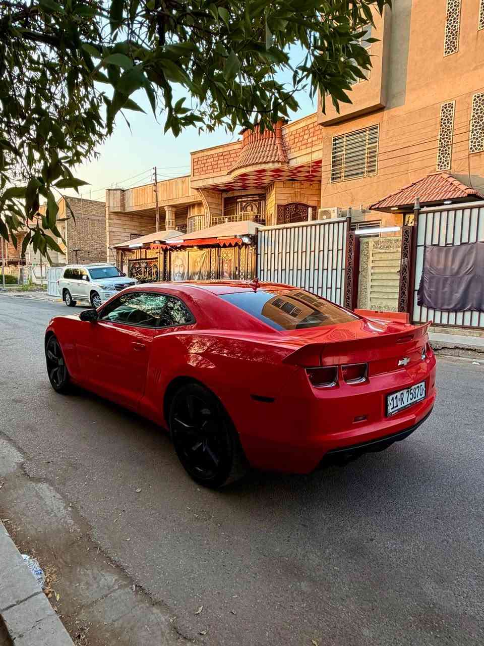 السلام عليكم 

كمارو RS ٢٠١٢
السياره كلش حلوه وجاهزه ✅
ويل ٢٠ اصلي
كشنات كهرباء 
تحكمات ستيرن 
شاشه كاربلي شادهة ٢٠٠دولار مع كامره ahd 
مكينه جديده جدا
كير ممتاز 
صدر امامي خلفي جديد 
دوشمه داخليه حيل نظيفه
السياره مصبوغه عام جماليه لان ألون الأحمر يجرد دائما
السعر: ٧٨ وبيهة مجال للشراي 
الموقع :بغداد الطالبيه فلكه ٨٣
*********** بغداد, العراق
