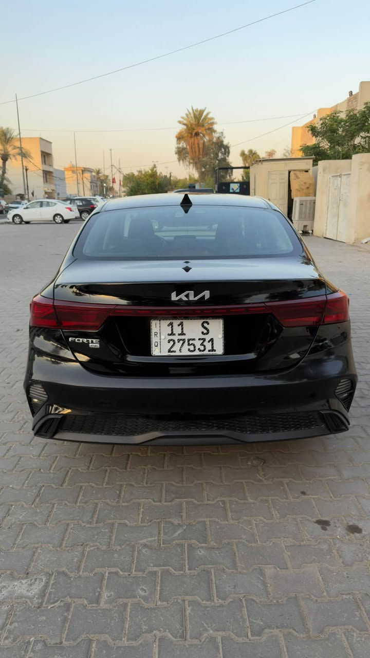 السلام عليكم للبيع كيا فورتي 2023 وارد امريكي حادث بسيط باب خلفي وهلال ومصبوغ على كدها محرك 2000 ماشية 52 السيارة جديدة وبدون نقص رقم بغداد بسمي السعر 138 وبيها مجال حك الجية للاستفسار *********** مكاني بغداد التاجيات قرب المرور
