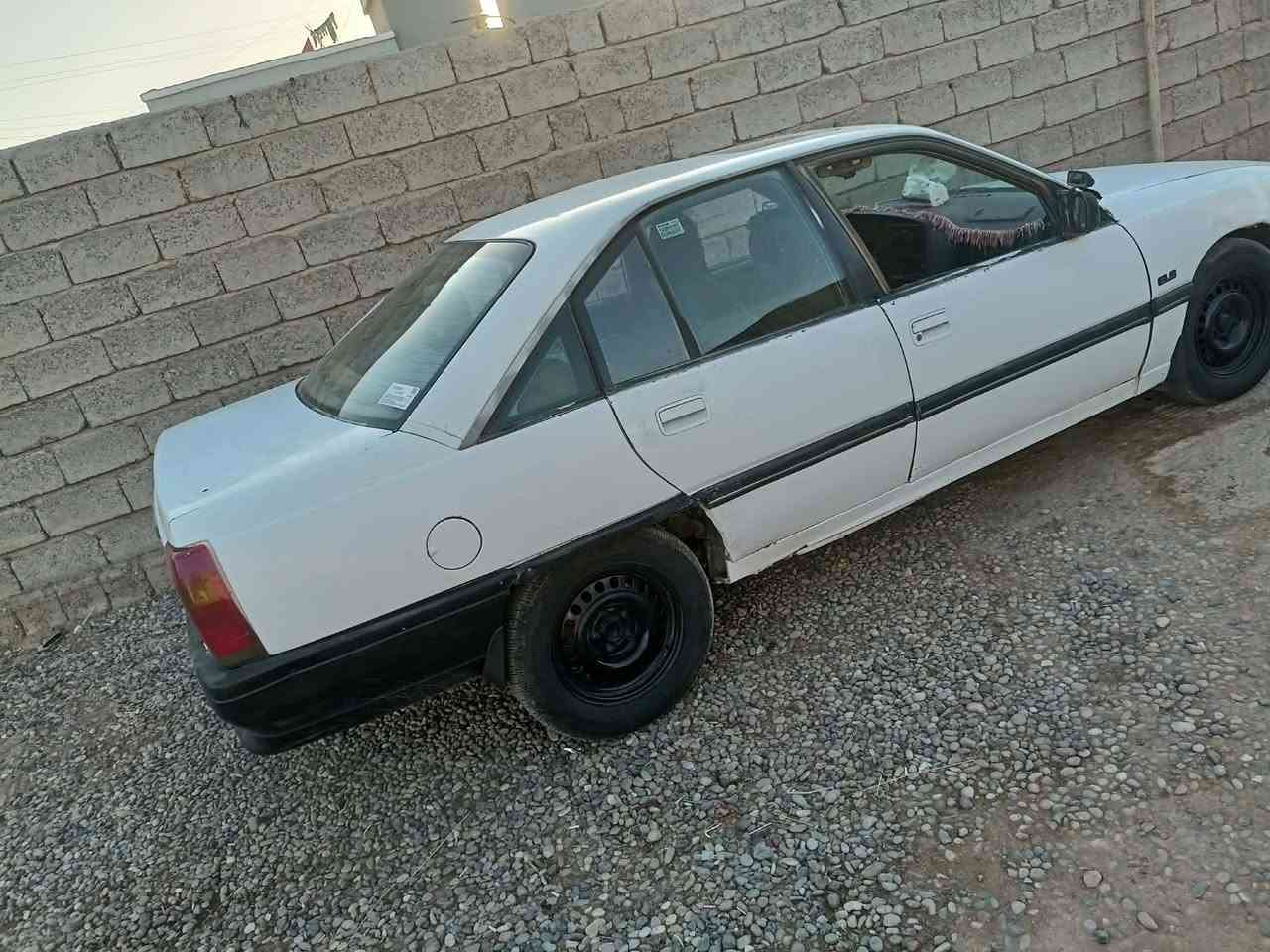 مكلف بالنشر اوميكا 20 محرك كير صدر درجه اولى شرط تبطنش بالتبليط بدون حادث بدون صبغ رقم ألماني ترايك مكه المكرمه  وكاله وتحويل السعر 20 وبيها مجال بسيط*********** مكان السياره الشركاط الهيجل
