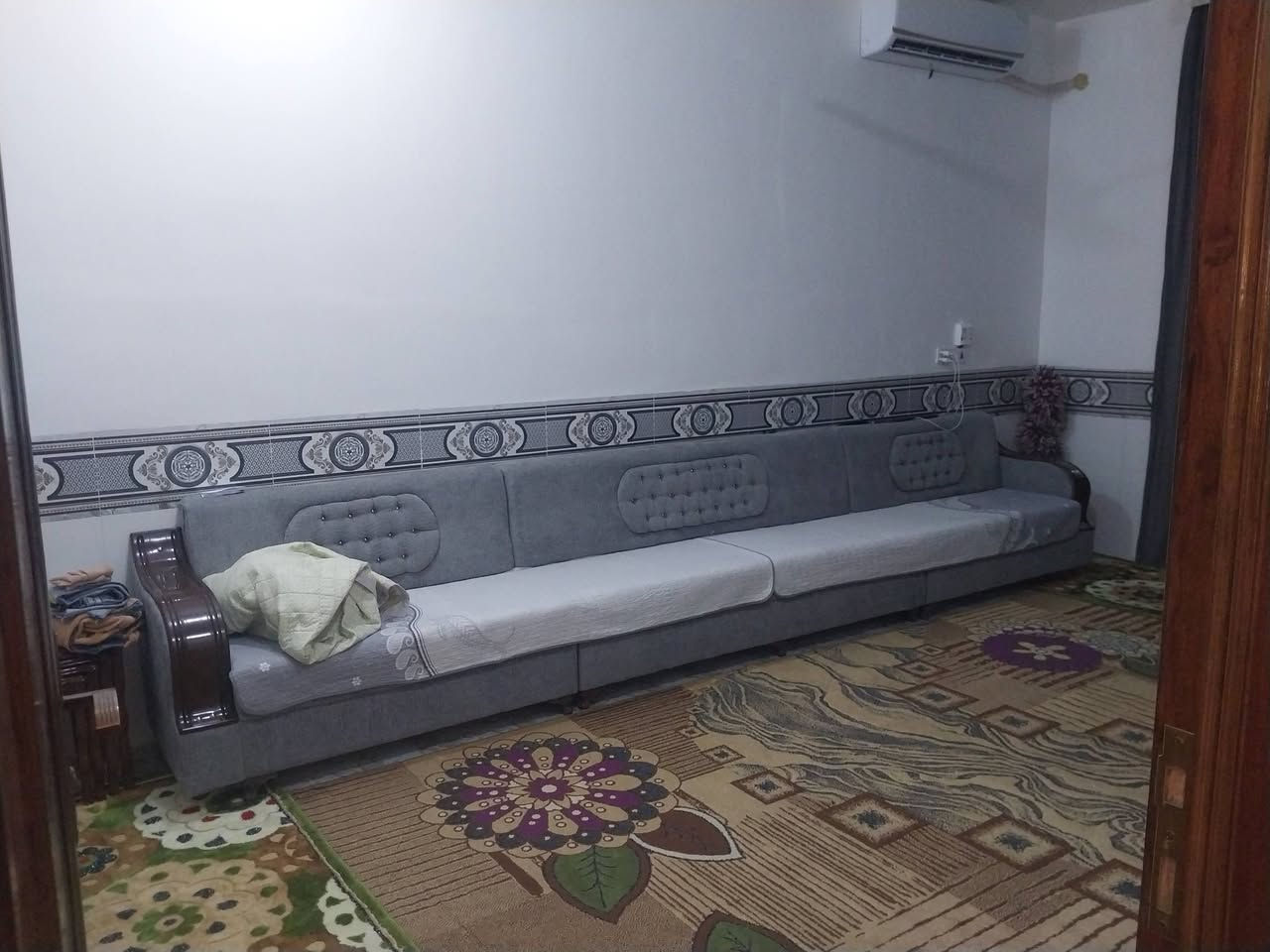 الدار للبيع بناء حديث درجه اولى طابقين شارع سيد علي المساحه 100متر سند 25 طابو زراعي للإستفسار ***********

