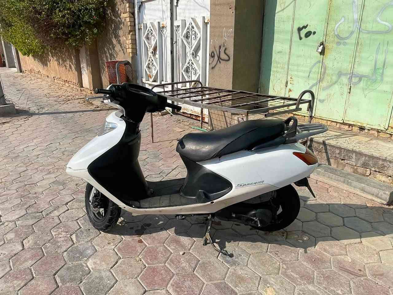 سلام عليكم سبيسي ياباني للبيع مكينه مفتوحه  كهربائيات كله شغال سلف هندر صندوق يقفل فقط عداده عاطل مكاني كوت داموك السعر 600وبيه مجال ***********
