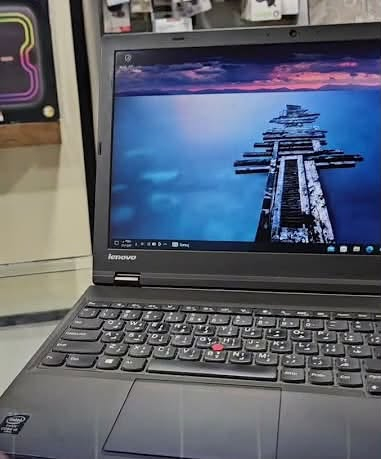 السلام عليكم
لابتوب Lenovo ThinkPad  للبيت خاص للدراسة والتصفح
الاستعمال قليل والنضافة %85
الموصفات وندوز 10
معالج كور اي فايف
رام 8كيكا
هارد 256
كارت شاشة مدمج
بشغل كافة برامج الدراسة وشحنة ممتاز السعر150 او بي مجال بصيط / الرقم ‭***********‬
