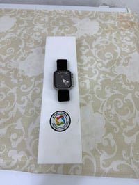 ساعه ابل جيل جيل 8 حجم 45  ساعه بيها شخوط مال ستخدام  ومخليلها درع ضاي...