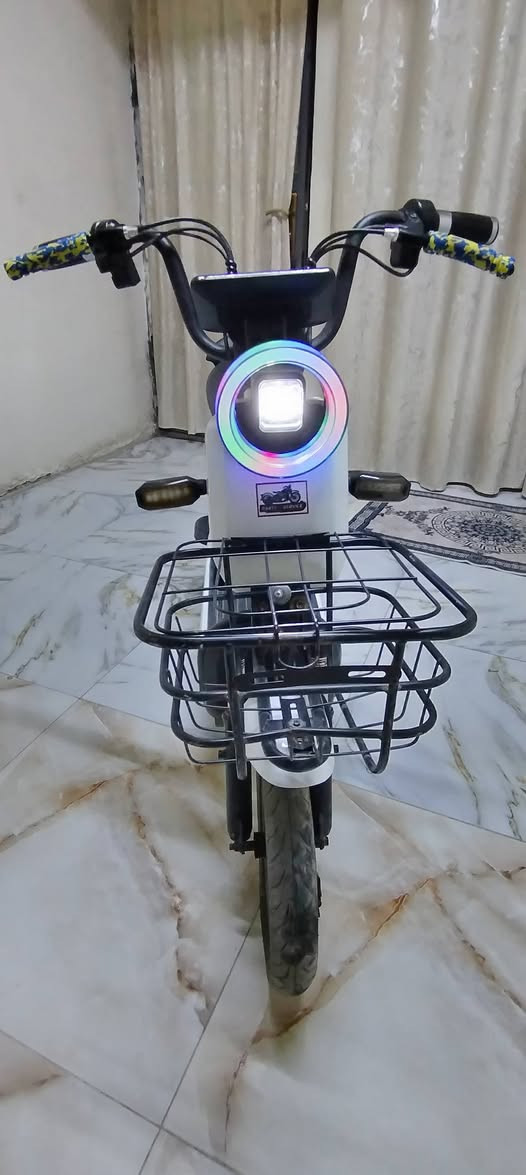 السلام عليكم دراجه للبيع  شحن نضيفه بطاريات قبل شهر اشتريتهن
سعر 260
مكان بلديات
***********
