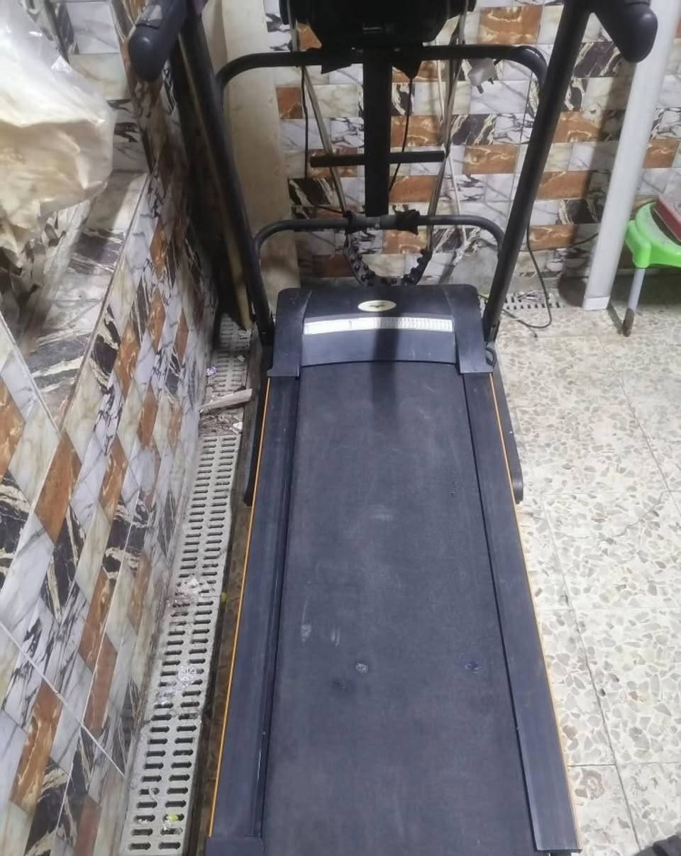 متاح جهاز جري كوري  مستعمل شهر واحد
يتحمل وزن ١٥٠ كم + مزود بحزام تنشيف (هزاز) للبطن
مكان طوريج
السعر ب٢٥٠ الف
الي يريده يتواصل وياي  واتساب أو يعلق و أني أدخله خاص
***********
