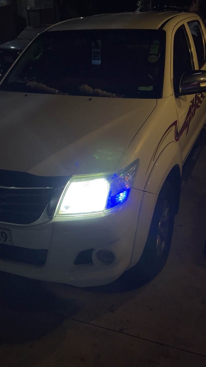 ٢٠١٣ سعودی بتڵ ٢ پارچەی پێوەیە بۆنید و چەمەلەغی سایەق گێر و مەکینەو ئەکسل و دەبڵ ئەکسلی بەشەرت سەنەوی تازەیە و ڕەقەم سلێمانییە ***********
