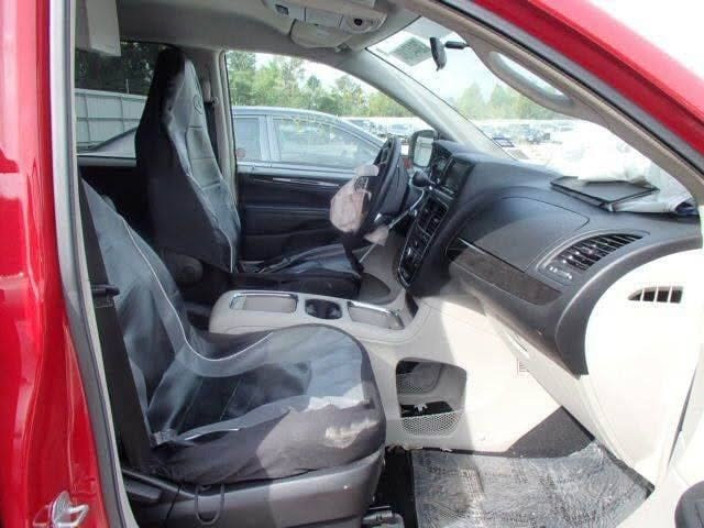 للبيع أو الإعلان:
​🚗 دودج كرفان (موديل 2013)
📍 الرقم: بغداد
📍 العنوان: بغداد
​✨ المواصفات والصفات المميزة:
​الفئة: كرو (Crew) – فل مواصفات.
​المحرك: 3600 سي سي (6 سلندر V6) – محرك وكير مكفولين تماماً.
​السعة: 7 راكب مع مقاعد منفصلة (كشنات بلع) ونظام ترتيب مرن.
​التبريد: تبريد مركزي 3 قطع عالي الأداء.
​⚙️ المواصفات الكمالية والكهربائية:
​التحكم والراحة: تحكم ستيرن (جهتين)، شاشة أعطال دقيقة، وشاشة قلاب بلادية.
​الترفيه والأمان: كاميرا خلفية أصلية، ونظام مانع انزلاق.
​الأبواب والتحكم الكهربائي:
​أبواب جانبية كهربائية.
​جنطة خلفية كهربائية.
​زجاج (جام) 6 كهرباء.
​التجهيز الإضافي: تحتوي على منظومة غاز جديدة بحجم 80 لتر.
​الديكورات: فرس أرضي وفرس سقفي أنيق ونظيف.
​🛠️ الحالة البدنية (حادث السيارة): من امريكا 
​الضرر: جاملغ فقط + بارد بحجم (أربع أصابع تقريباً)، وباقي الجوانب سليمة.
​💰 السعر:
​السعر: 132 (مئة واثنان وثلاثون ورقة) وقابل للتفاوض مع المشتري الجاد.
​📞 للاستفسار والاتصال:
​رقم الهاتف: ***********
