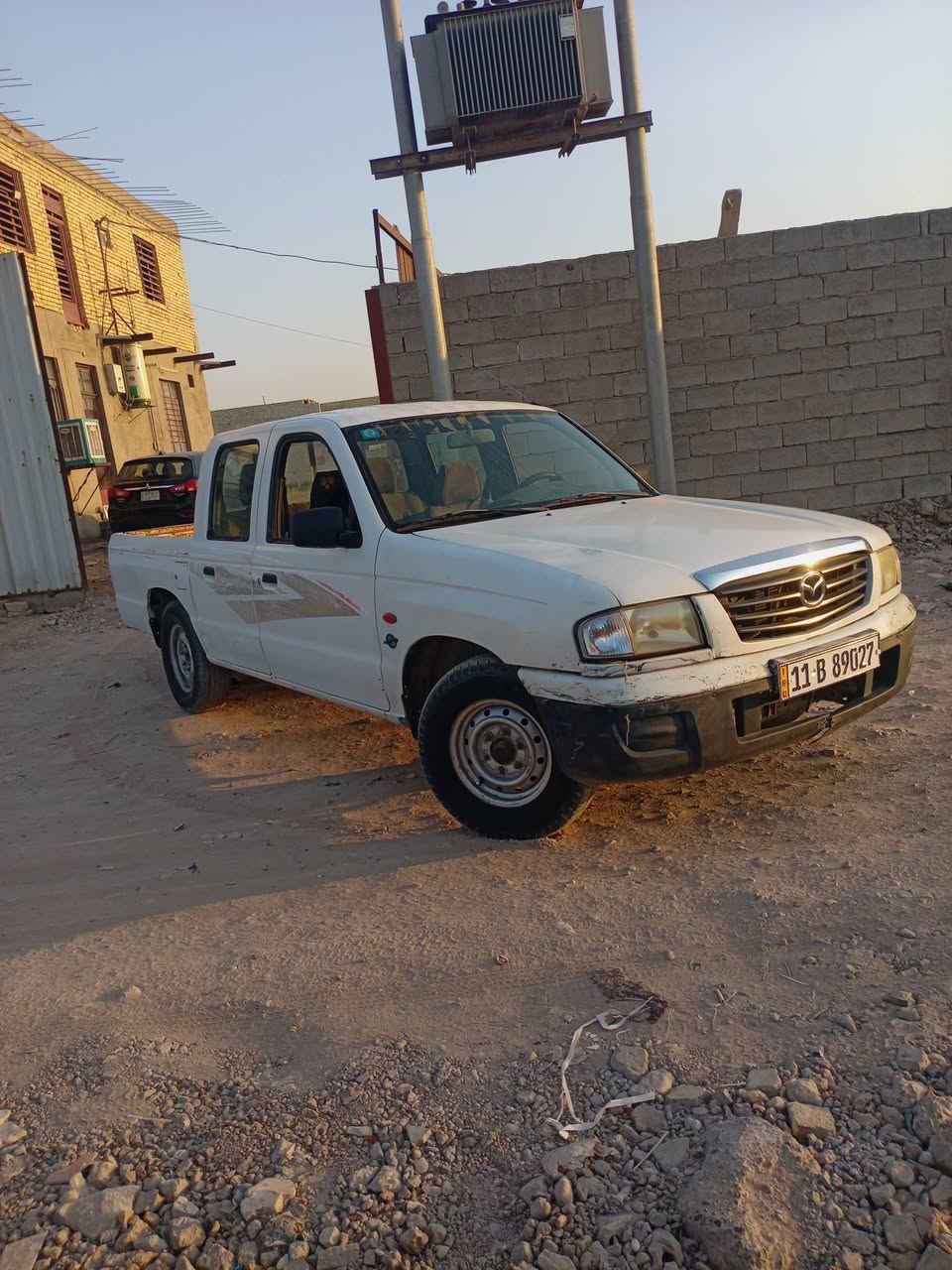 السلام عليكم بيكم  مازده البيع موديل 2004 الاستفسار *********** سعر 60 ورقة مكان حي بتول بغداد
