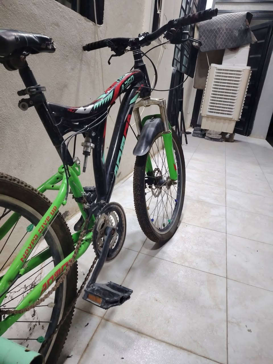 بايسكل جبلي نضيف سعر ٧٠ وبي مجال ***********
