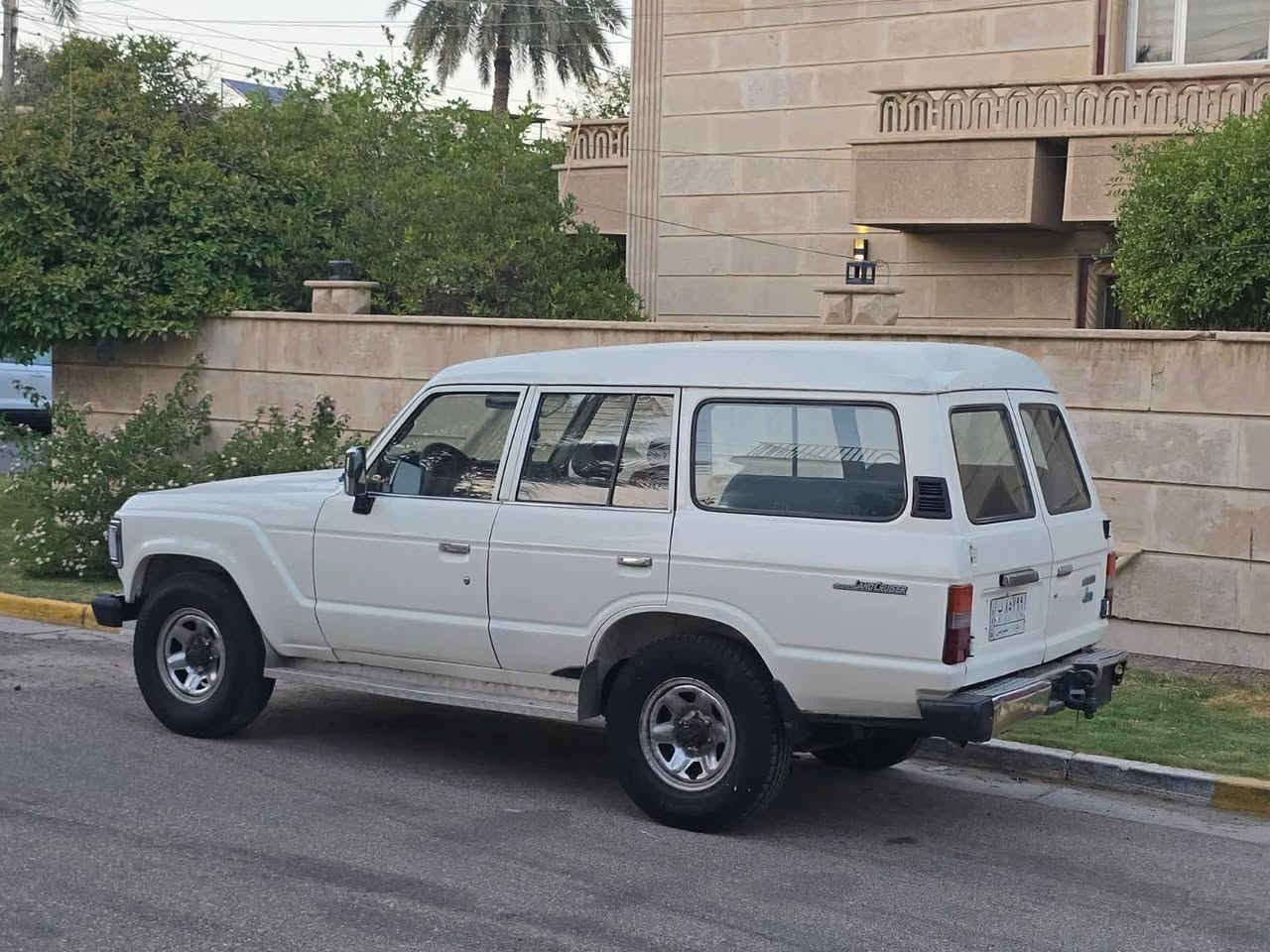 السلام عليكم شباب من رخصت صاحب الكروب المحترم سياره تيوتا لاندكروزر ستيشن موديل 1986سنويه 2028مصبوغه عام جماليه تخم تأثير حداديه جديده مكينه كير خير من الله رايدها 46وبيها مجال مكان بغداد ***********
