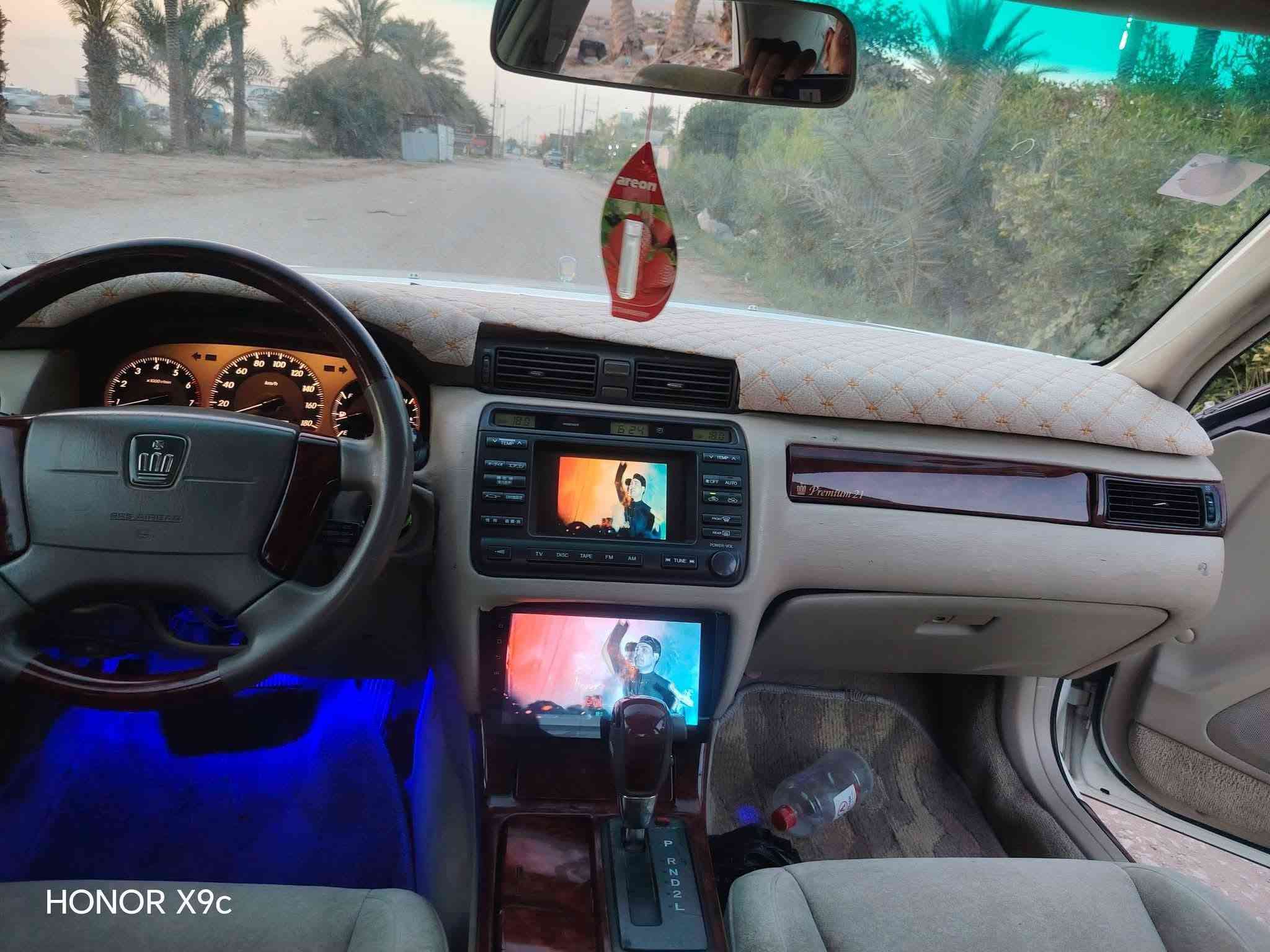 السلام عليكم ملكه للبيع موديل 2001 صدفي السياره رقم بابل بسمي تحويل ثاني يوم   السياره دكمتين العنوان بابل الحمزه الغربي  بيع فقط للإستفسار على هذا الرقم ***********

نص مكتوب في الصور:
- HONOR X9c
