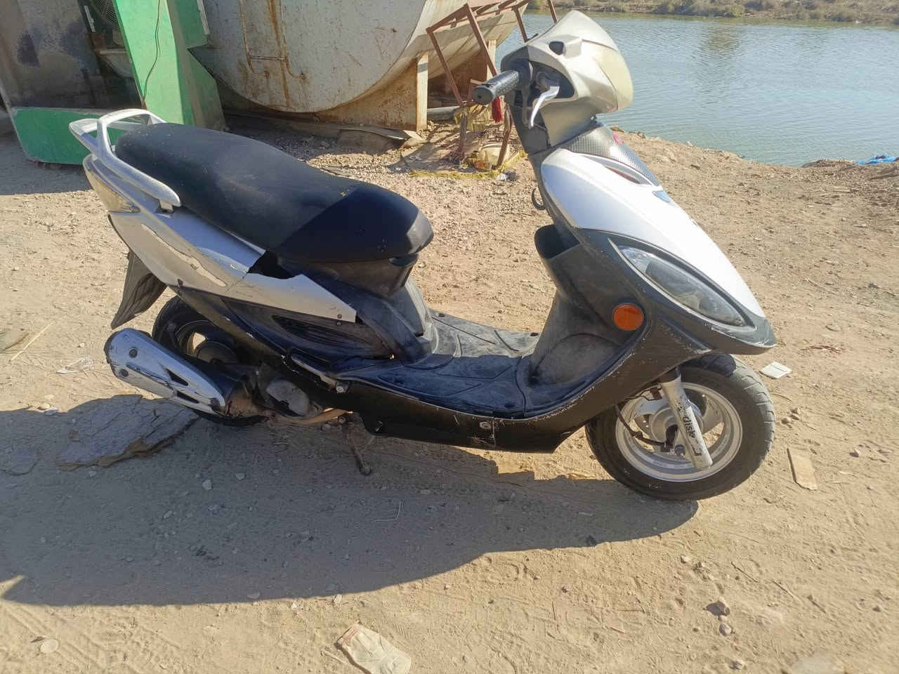 دراجه كامكو جي فور للبيع دراجه بيها خيط تبخير السعر 200 وبيها مجال بسيط الناصريه مركز ***********
