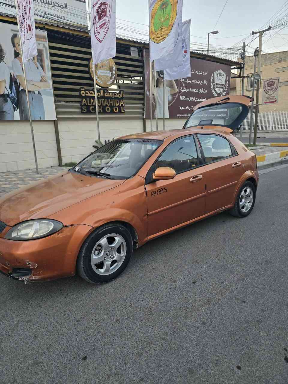 السلام عليكم
سيارة سوزوكي موديل 2008 وارد امريكي هاج باك ماشية 216 الف تبريد عطلان سيارة جاهزة 
صدر ٨٠ %  دواخل جديدة
السيارة جاهزة كل نقص مبيها 
السعر 38 ورقة وبيها مجال السيارة باسمي العنوان بغداد زيونة 
للاستفسار ***********
