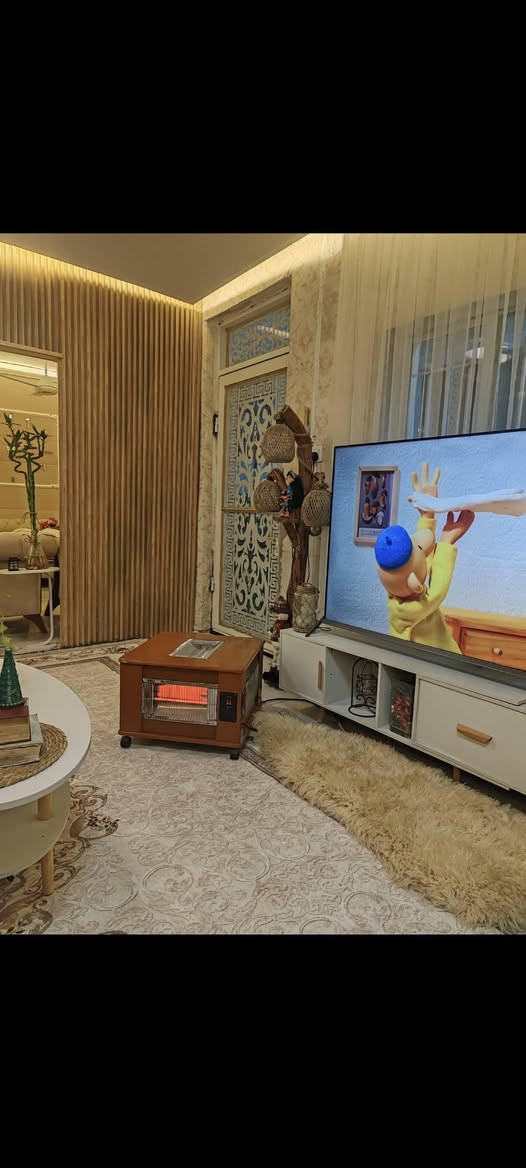 بيت لبيع بداموك خلف مدرسه طوعه بصف الركن مساحته ١٥٠ قديم بس مرمم ونضيف صالح لسكن طرمه جبيره وحديقه صغيره بصف الركن الاتصال ***********
