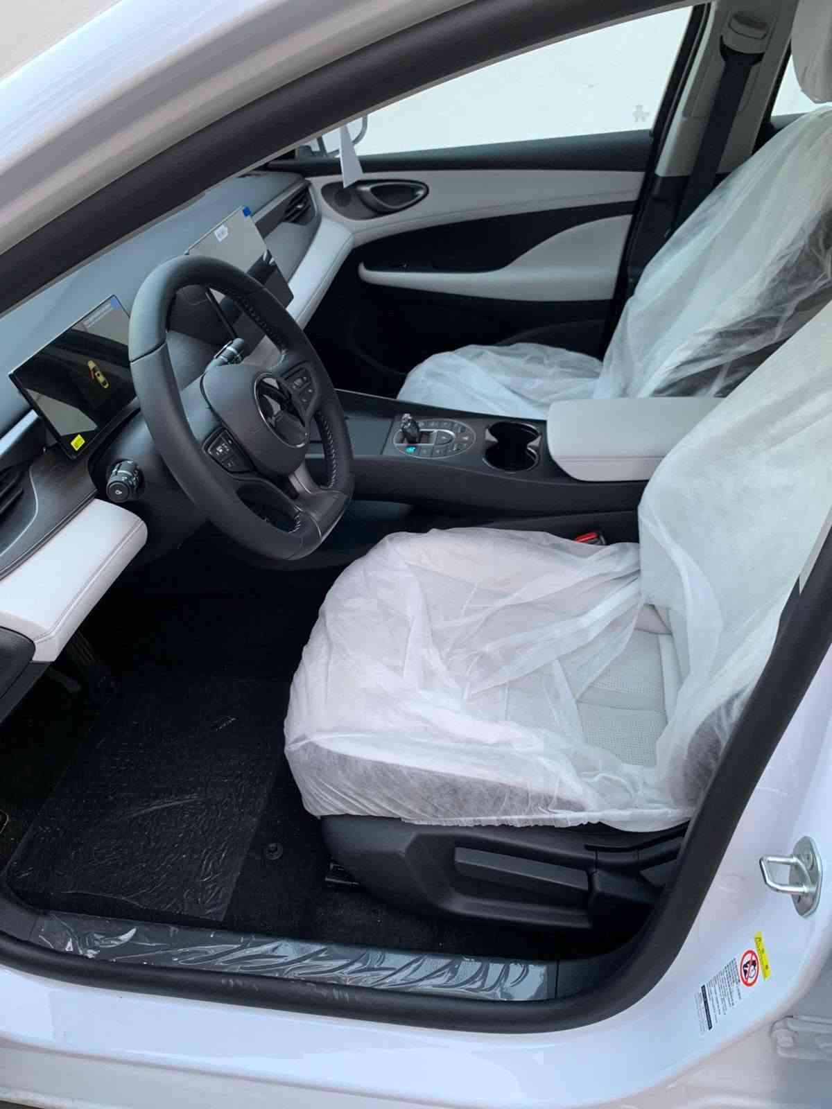 للبيع  byd سيل 5 2025 بلكن هايبرد تمشيك 2100 بلتفويله بطاريه 55  مكفوله كفاله عامه وياها كارت تشغيل وفوم وشاحنه و سبير وارضيات رزلاين وشادلها عازل مال جام حراري ماشيه 10 آلاف السعر 22 مليون مكان السياره بغداد للاستفسار ***********
