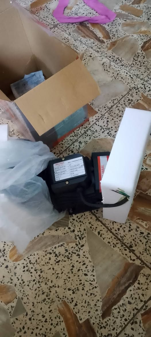 ماطور ماء بلكارتون 
مكانه مدينة الصدر ***********
