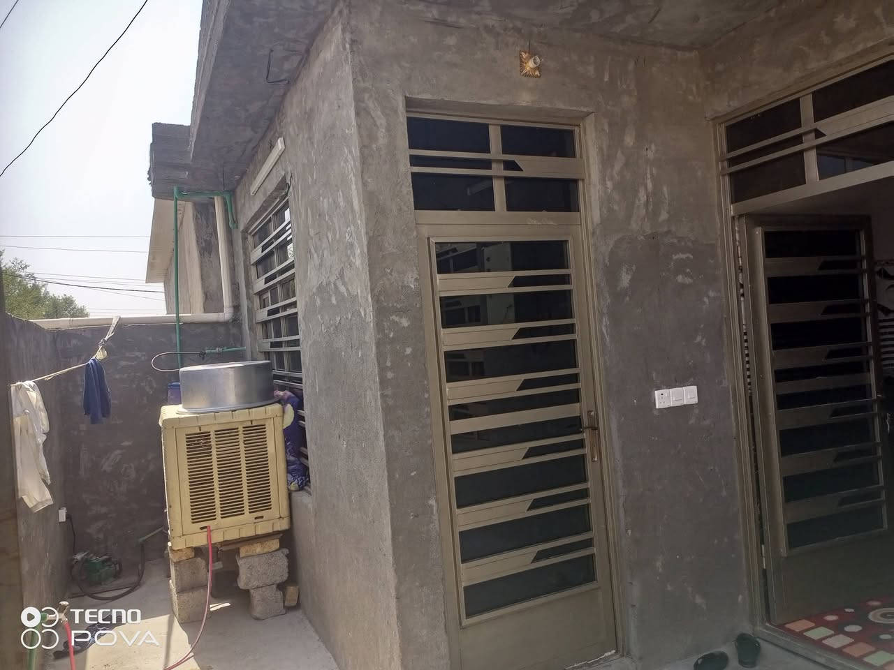 السلام عليكم بيت للبيع مقابيل شارع 60 صفحه الديوانم مساحه 150 استفسار على هذا الرقم ***********
