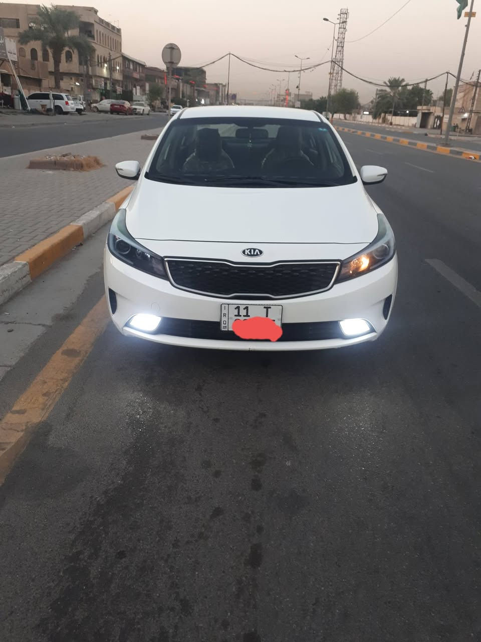 السلام عليكم سيراتو خليجي موديل ١٨ محرك ١٦٠٠ دوش رقم بغداد ماشيه ١١٨ سياره على وضع الشركه برغي مامفتوح بيها عنوان شهداء السيديه رقم الموبايل *********** // السعر 133
