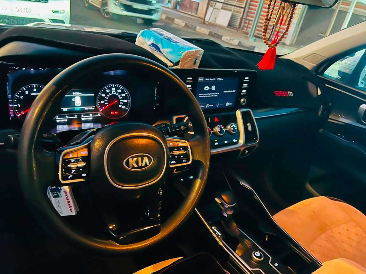 كيا سورينتو 2021 وارد أمريكي
🚘 كيا سورينتو 2021 وارد أمريكي

✨ المواصفات:
 فول عدا لبنرامه 
• محرك 4 سلندر 2.5
• رادار أمامي
• حساسات
• تحكم بالقيادة
• مثبت سرعة
• أنظمة مساعدة للسائق
• كاميرا خلفية
• شاشة
• Apple CarPlay & Android Auto
• 3 صفوف — 7 ركاب
• لون أبيض 🤍

🔧 الحالة والضرر:
• باب + بارد قليل بدون دواخل 
• السيارة نظيفة وجاهزة للفحص والمعاينة
• وارد أمريكي 
• ⁠كير محرك على وضع شركه 
• ⁠رقم انبار تحويل مباشر 

💰 السعر: 175 ورقة وبيها مجال

 — مواصفات معروفة
🔍 جاهزة للفحص والمعاينة

 عنوان انبار خالديه

📞 للاستفسار: ***********
