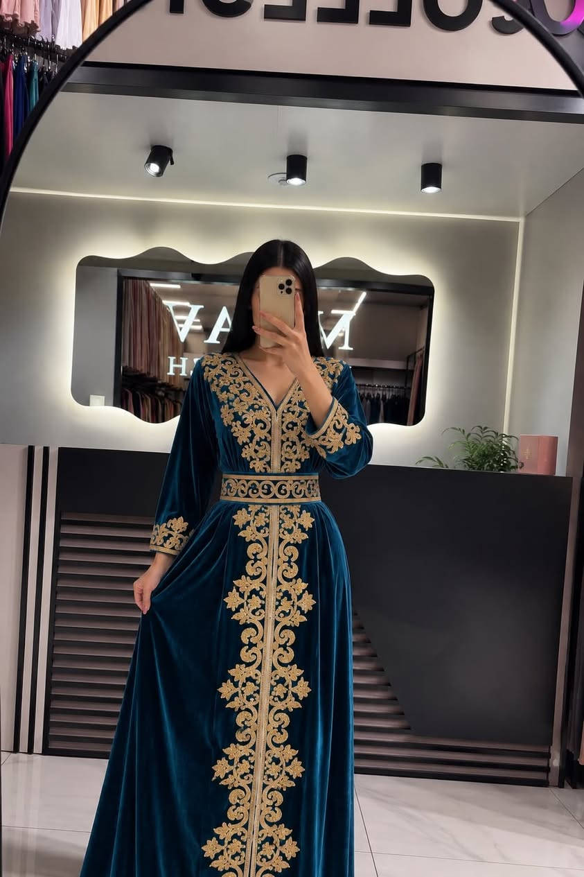 ✨ أهلاً بكِ في عآلم آلرقي وآلآنآقهہ  تسوّقي بكل ثقة” ✨

👗 القياسات:
من وزن 45 إلى 110 كيلو
L — XL — XXL
💎 نوع القماش:
قديفة مخمل الماس الأصلي ✨
خامة فخمة وناعمة ومناسبة للشتاء 

                                              لتفاصيل والطلب: دايركت 🛍️ ***********

 #اكسبلورر #ملابس_نسائية #دشاديش_عراقية #العراق🇮🇶 #م
