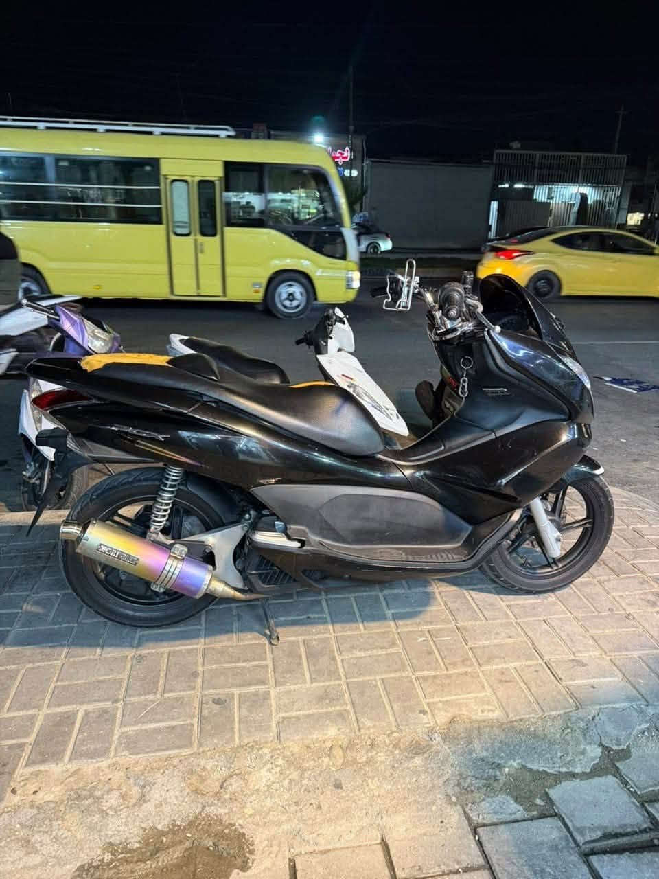 السلام عليكم pcx  للبيع
الدراجه مكفوله كفاله عامه من كلشي 

دراجه مزاد جيل اول 2025 ياباني 

ممشاهه 28000 

دراجه بلاديه  مثل ما موضح بل صوره 

للستفسار ‭***********‬
