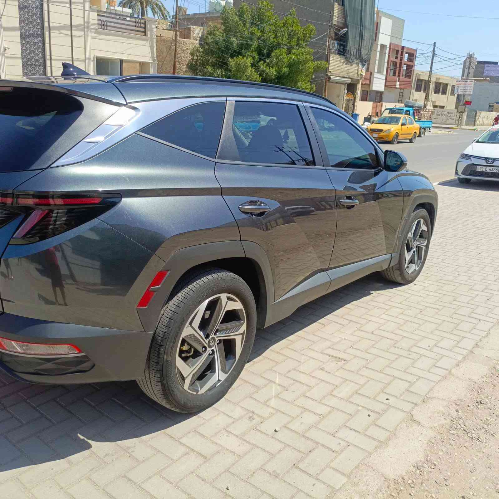 هيونداي توسان  2023

سعة المحرك : 2.5 GDi مع كير 8 نمر
 
وارد امريكي كلين تايتل بدون حادث

اللون الخارجي : ( فيراني
اللون الداخلي :  ( اسود )
قراءة العداد : 37mil

رقم بغداد بسمي هزه جديده

الاضافات

-بصمه تشغيل
-بصمه ابواب
-تشغيل عن بعد
-شاحن واير ليس
-صندوق كهرباء 
-رادار امامي قياده اليه
- نظام مساعدة عدم الانحراف عن الطريق 
-نظام carplay 
- شاشة وسطية كبيره 
- نظام النقطة العمياء ( حساس مرايا جانبيه)
- هاند بريك بصمة 
-اوتو هولد
-نظام توقف تلقائي عند الرجوع
 - كاميرة خلفية بدقة عالية 
 - نوع المقاعد: كهربائي  - تدفئة 
- المصابيح:  زينون - إضاءة ليد- ليزر
- دخول ذكي  

للاستفسار الاتصال على الرقم
‏‪***********‬‏

