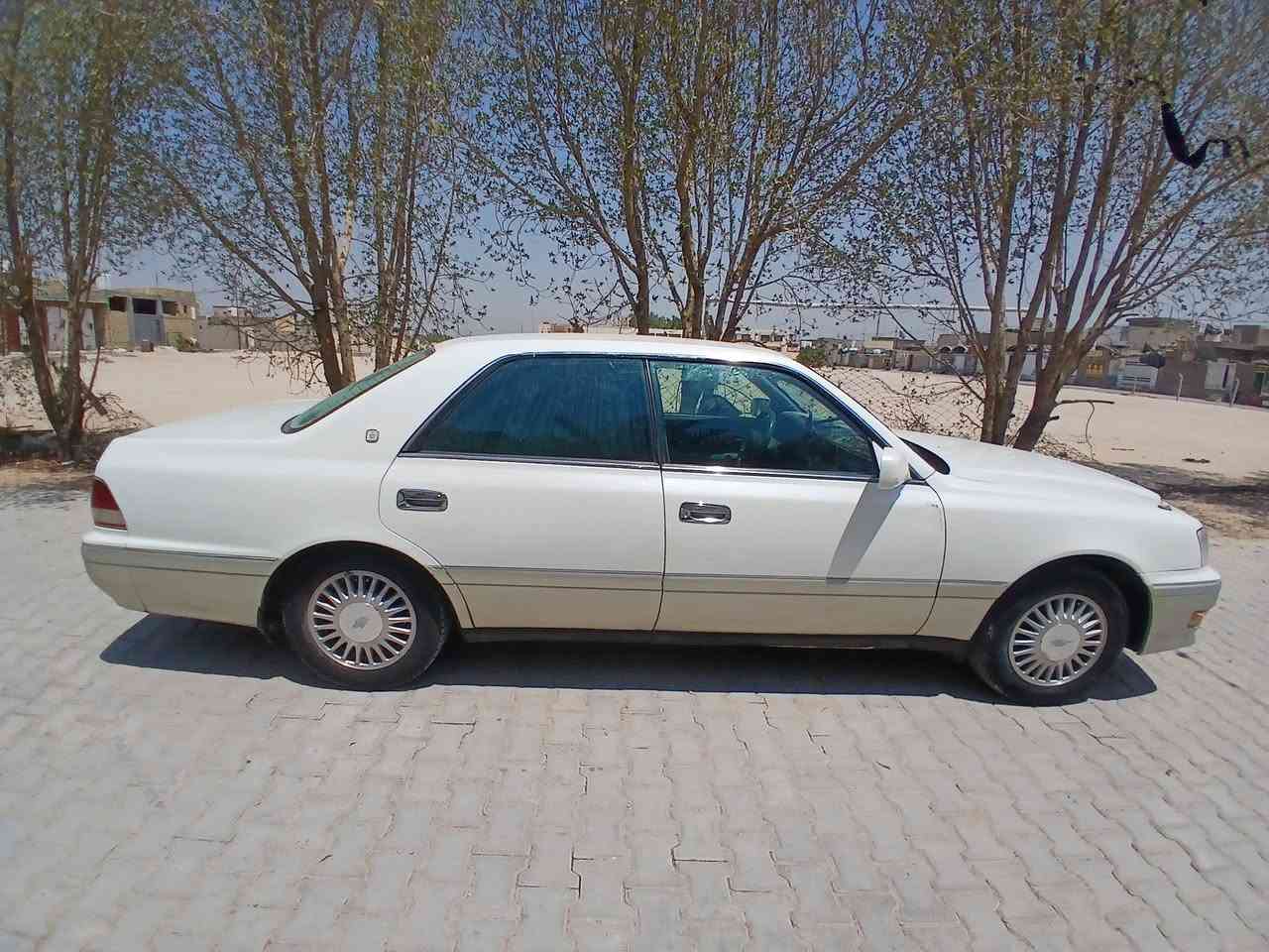 سلام عليكم راس ثور فلات للبيع موديل 98 مكفوله من كصه ونقل جثه سياره مدفوع كمركه بل 2021 باقيه بس عل لوحات سياره نضيفه تبريده شغال غرفته كلش حلوه مكان السياره نجف السعر ٧٠ بيه مجال بصيط رقم ***********
