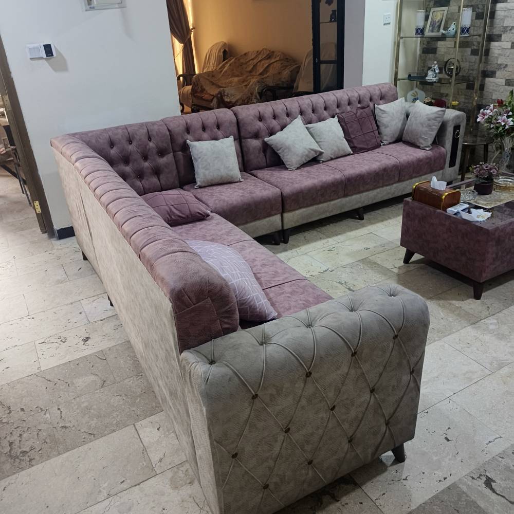 ديوان • نظيف • مخدات وطاولة