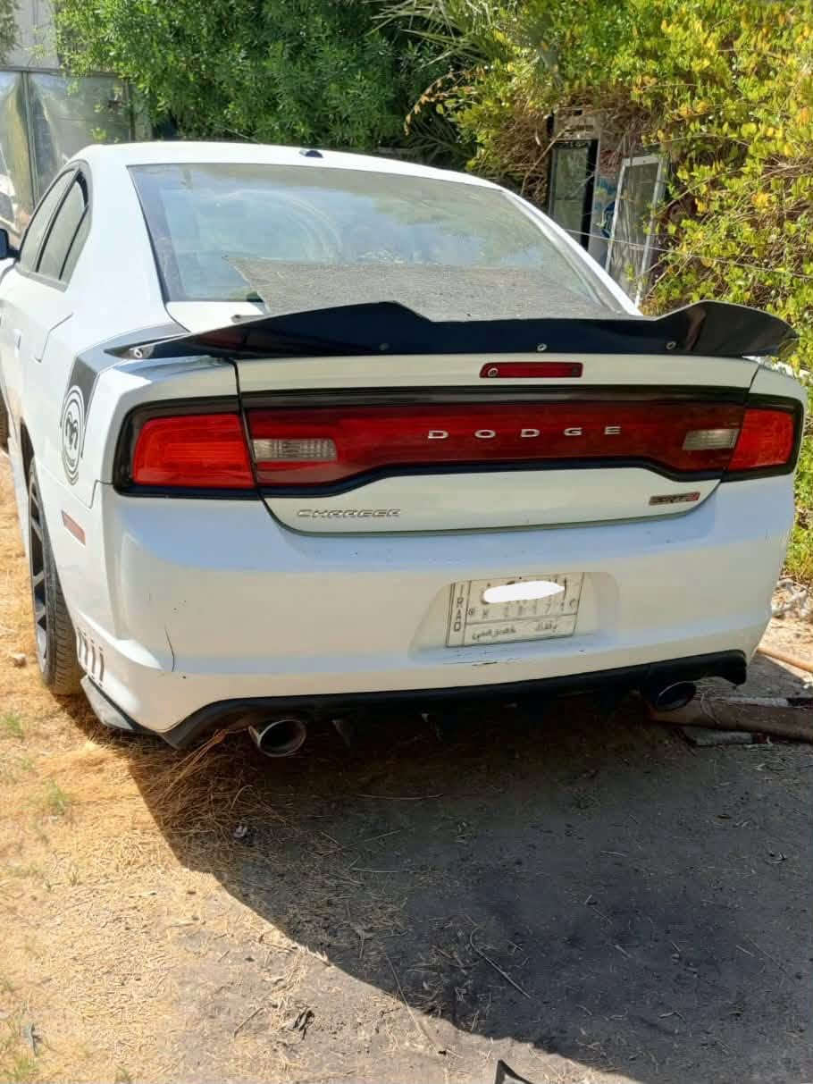 Charger
موديل 2013 

 محرك هيمي حجم 5700cc

 /8 سلندر 

لون ابيض 

كير اوتوماتيك 

السياره شغاله 

حادثها سرقه جاملغ ايمن ودعاميه اماميه  

وكاسره بستم حالياً الخانه السابعة
السعر 120 وبيها مجال 
رقم ***********
