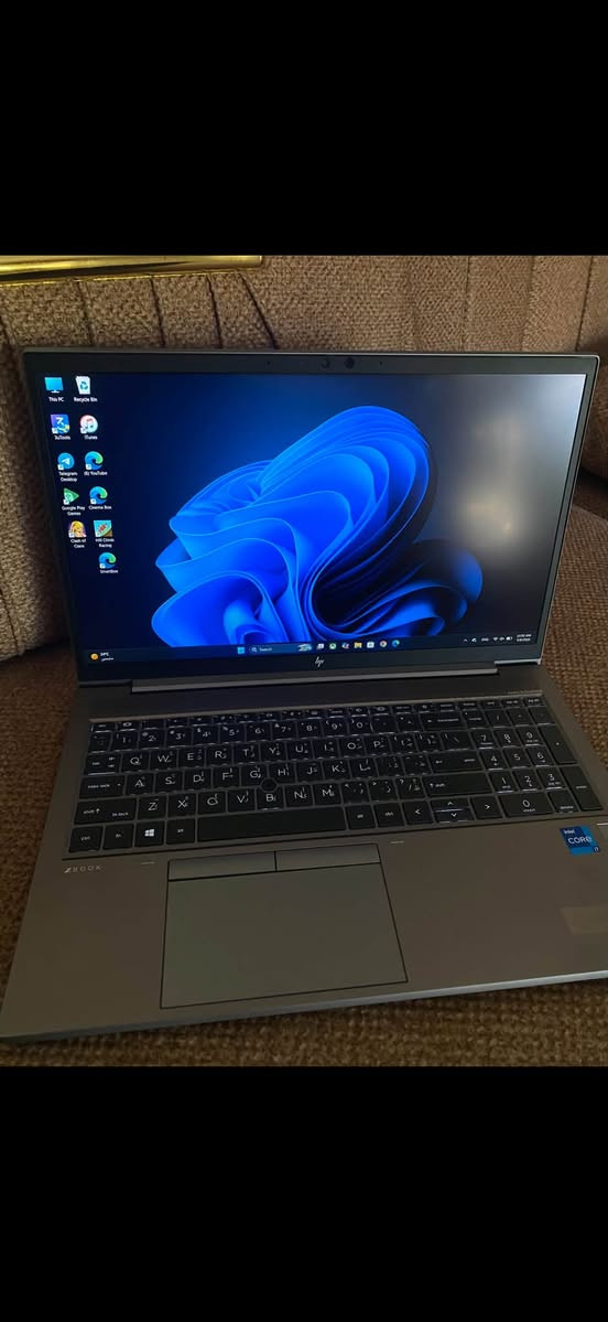 * الشركة المصنعة: HP
* الموديل: HP ZBook Firefly 15 G8
* النظام: Windows 11 Pro
* المعالج: Intel Core i7-1165G7
    * الجيل 11
    * سرعة 2.80GHz
    * 4 أنوية / 8 خيوط معالجة تقريباً
* الرام: 16GB RAM
* DirectX: الإصدار 12
* نوع الجهاز: Workstation (أقوى من اللابتوبات العادية للشغل الهندسي والتصميم)
هذا اللابتوب قوي جداً للشغل والدراسة
الجهاز بي بصمه اصبغ وبي فيس ايدي 
وضوء في الكيبورد 
ونضيف جدا استخدام كلش قلي
مكاني بغداد حي العامل توصيل ماكو
شراي اتصل ***********
