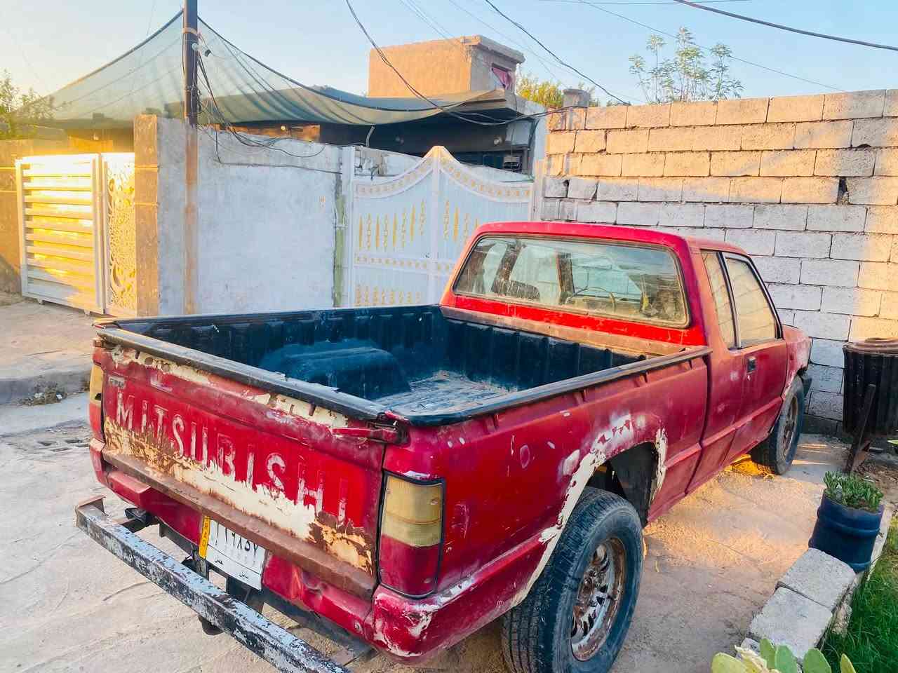 بيكم متسيوبيشي l200
دفع رباعي 
موديل 1993
مكينه ستاركس كاز وبيهه حصه كاز
السياره باسمي كامله مكان بغداد
***********
