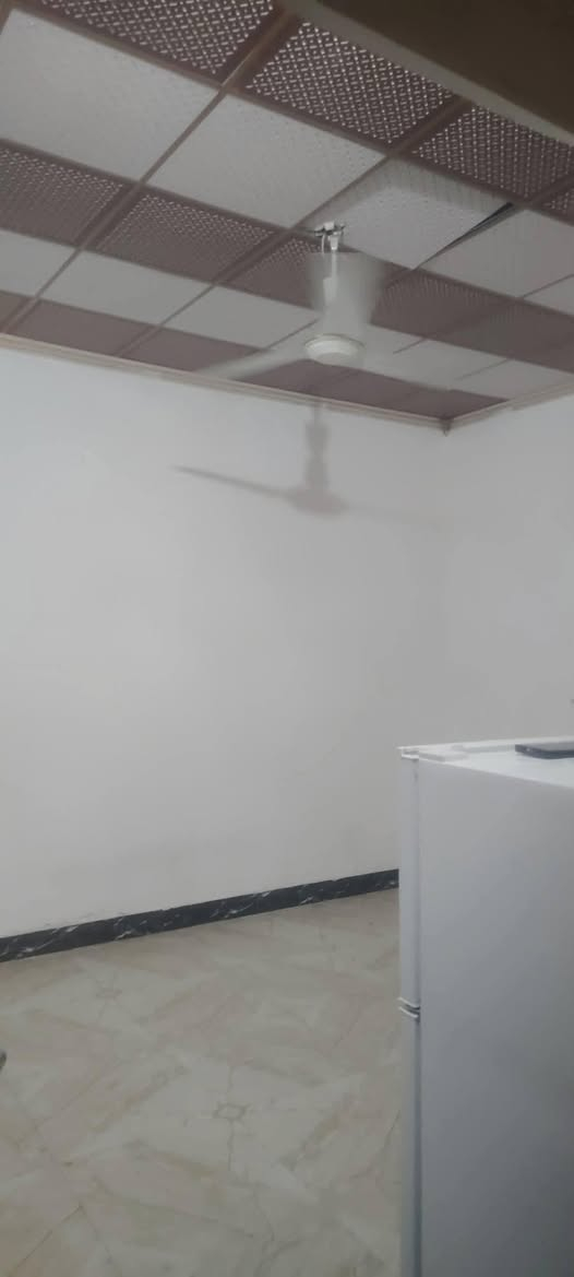 🏠 بيت للبيع في الإسكان العسكري – كربلاء

📐 المساحة: 110م²
🧱 البناء: طابوق جمهوري
🏗️ السقف: كونكريت
🏡 يتكون من:
• غرفة نوم
• صالة
• مطبخ
• استقبال
• صحيات داخلية وخارجية

📍 رقم الدار: 33089
💰 السعر: 110 مليون وقابل للتفاوض مجال قليل
📑 التواصل مع صاحب العقار مباشر👇

📞 للاستفسار والتواصل: ***********
