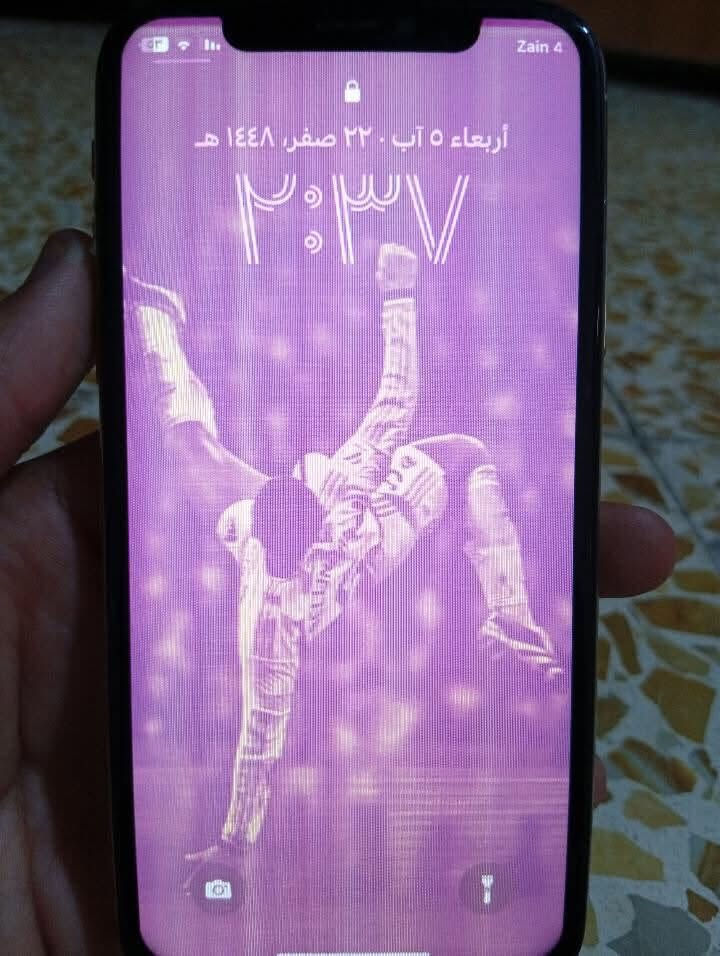 ايفون X للبيع
ذاكره 256 بطاريه 100% امبدله اصليه 
شاشه امبدله وهسه بيها رطوبة مرات تخربط بس قليل تطلع والضهر مكسور من فوك واضح بالصوره السعر 130 وبي مجال ولحد يكسر من سعرو 
و اراوس ب ايفون 13 برو وانطيك فرق 

***********
اتصال او واتساب
