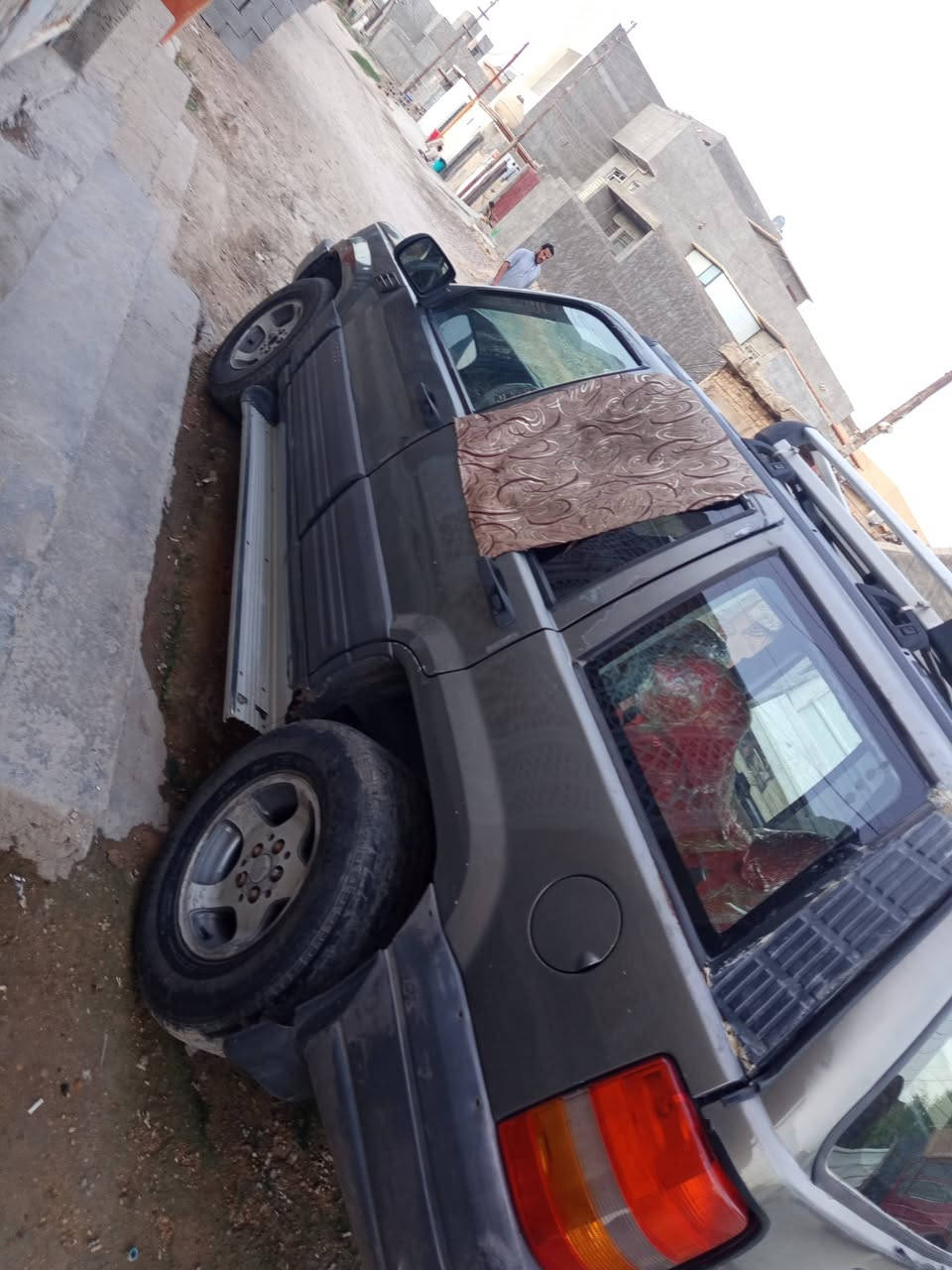 سياره جيب امريكي موديل 96كير اوتمايتك سيارة بلاديه  محرك 6سلندر سعر 40وبيهه مجال او مراوس بكيه بسته او بريجو رقم ***********
*********** @إشارة
