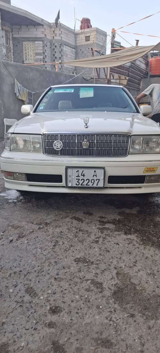 السلام عليكم سياره راس الثور فلات موديل 1995 كفاله كص ونقل جثه وظربه بيه مكانات صبغ تجميل جاهزه كير ومكينه وتخم تاير الحداديه ثمانين بل ميه رقم بصره انكليزي بئسمي رقم جديد وهزه وسنويه جدد السعر 105 مكاني التنومه *********** البصرة, العراق
