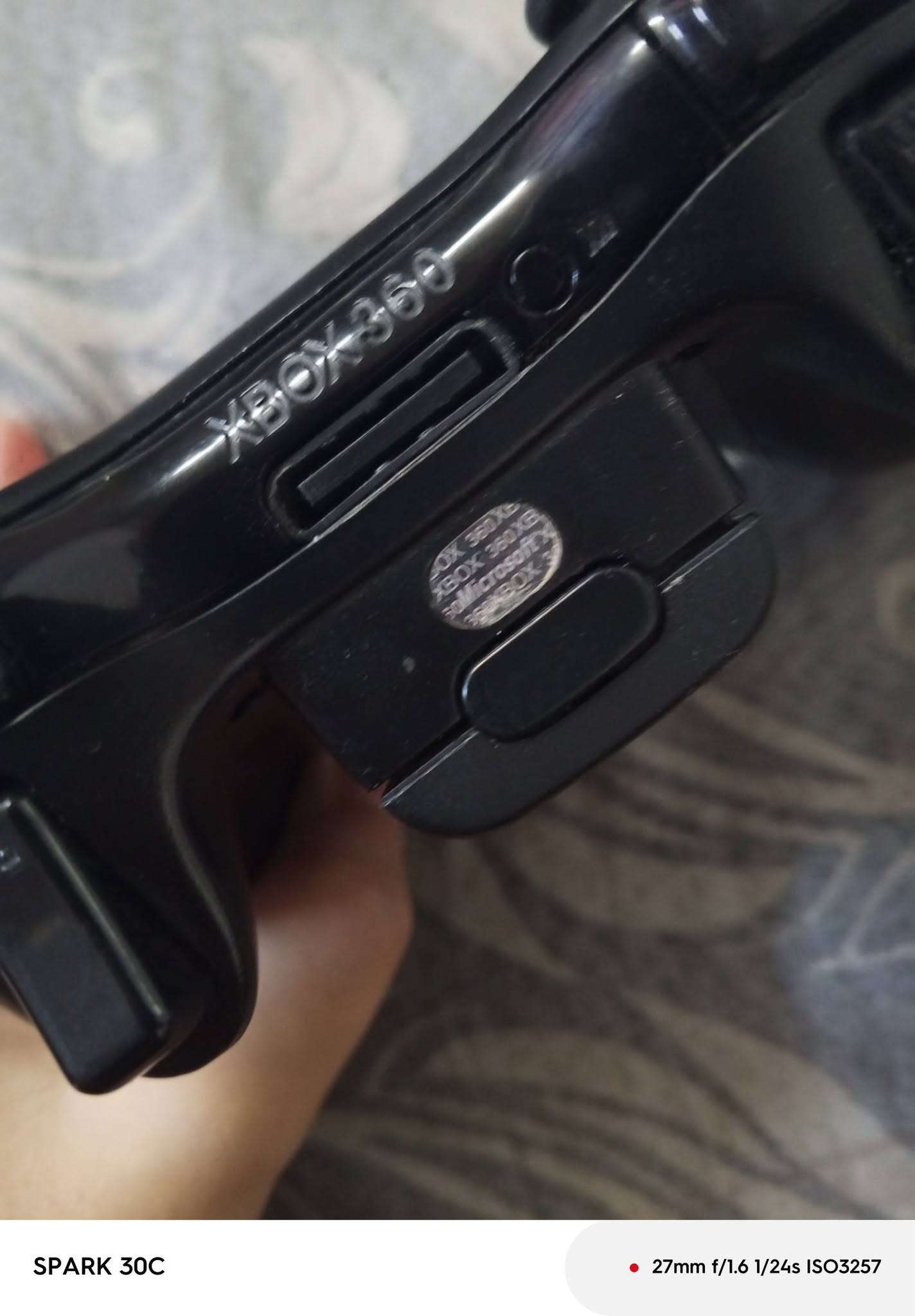 اسلام عليكم اكس بوكس 360 جديد للبيع يده واير HDMl مال شركه XBOX يده مال شركه ماكو شي تجاري ومحوله مال شركه تاخذه عطل اي شي ترجعه اضمنلك جهاز  
عنواني تكريت القادسيه قطعه خمسميه رقمي ***********

نص مكتوب في الصور:
- SPARK 30C 27mm f/1.6 1/24s ISO3435
- SPARK 30C 27mm f/1.6 1/20s ISO3606
- SPARK 30C 27mm f/1.6 1/24s ISO2535
- SPARK 30C 27mm f/1.6 1/24s ISO2193
- SPARK 30C 27mm f/1.6 1/40s ISO1490
- SPARK 30C 27mm f/1.6 1/24s ISO3257
- SPARK 30C 27mm f/1.6 1/20s ISO3919
- SPARK 30C 27mm f/1.6 1/20s ISO4424