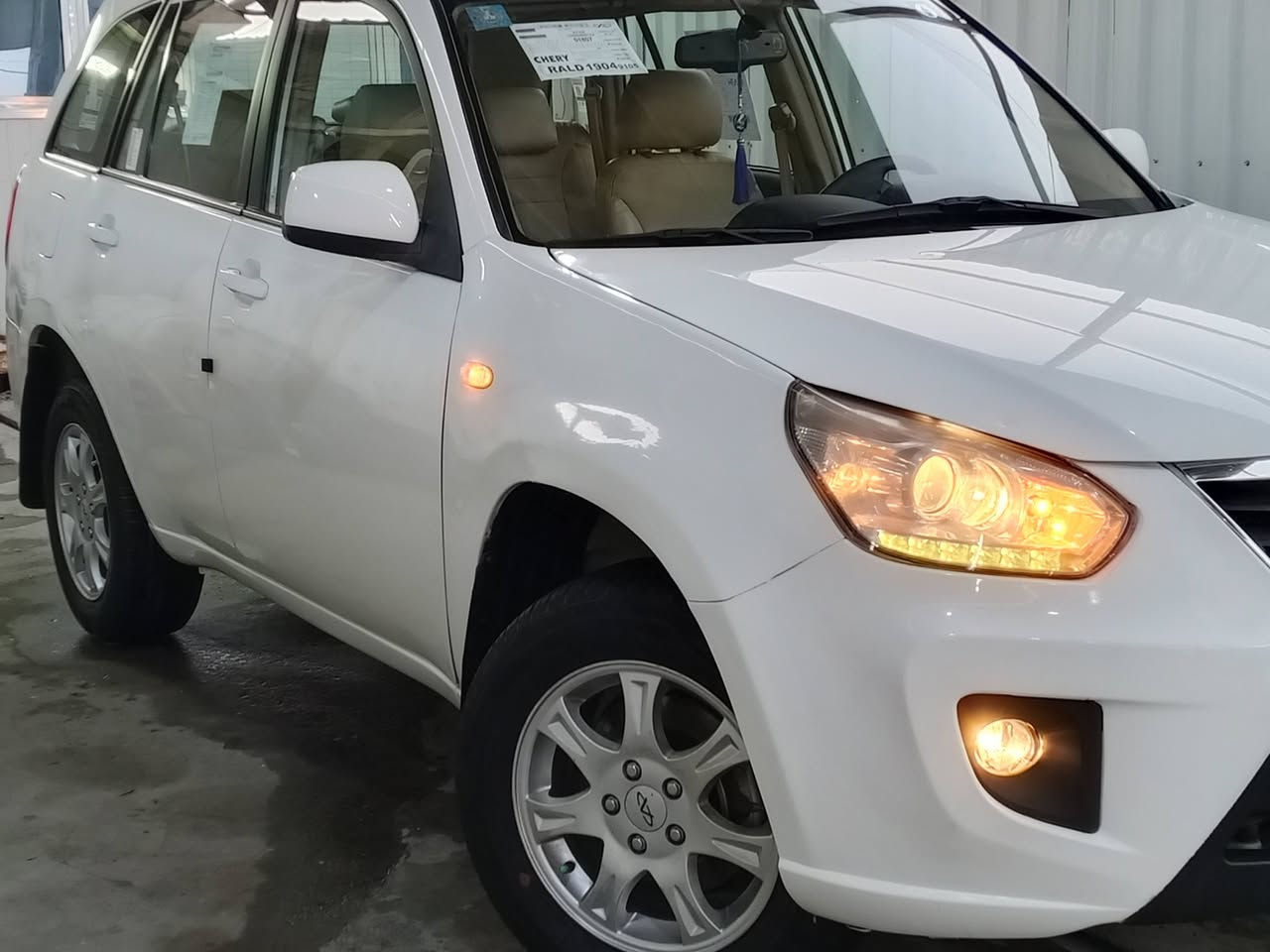 تيكو 2013 بحاله الوكالة ماشيه 82الف حقيقي شرط الفحص برغي مامفتوح بيه وبدون اي نقص رقم بغداد دولي سعره 65ورقه ***********
