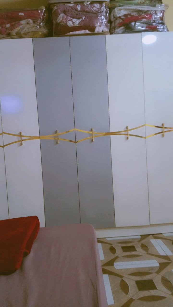 5قطع تركيه جديدة ستخدامه 7شهر نظافه 100/100البيع مكاني ناصريه مدينه الصدر رقم***********
سعره 650
