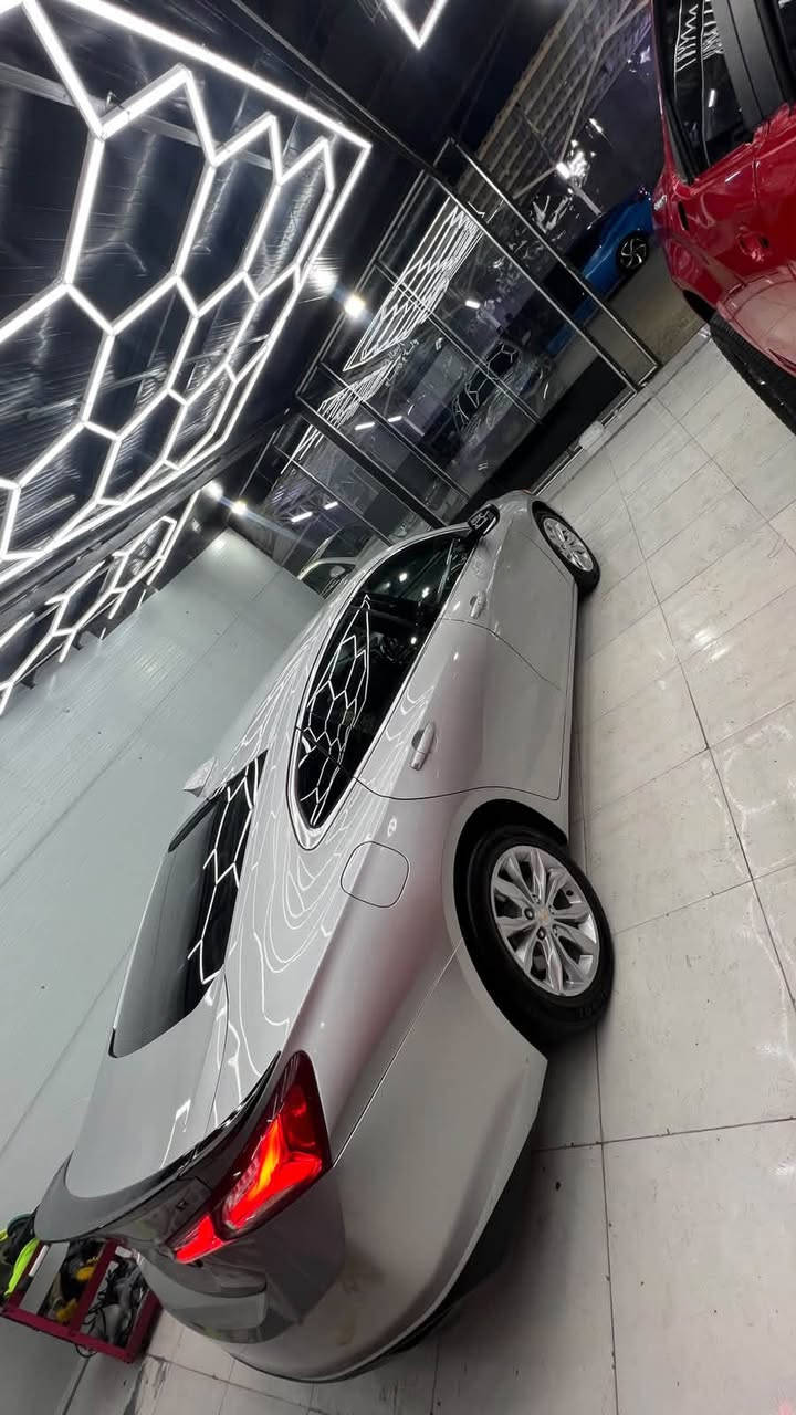: شفروليه ماليبو موديل 2022 (رقم بصرة)

المحرك: 1500 Turbo، اقتصادي وقوي جداً.

المسافة المقطوعة: 70ألف كيلومتر فقط (مشية حقيقية).

الوضعية القانونية: رقم  بصرةمعوقين، باقي أقل من سنة وتتحول السنوية باسم المشتري بشكل طبيعي.

حالة السيارة: جاهزة تماماً، ما ناقصها أي شيء، شغل واطلع.

التواجد والمعاينة: البصرة
.

رقم الهاتف للتواصل وعروض المراوس: ***********

السعر 118 ورقة بيه قطعتين صبغ
