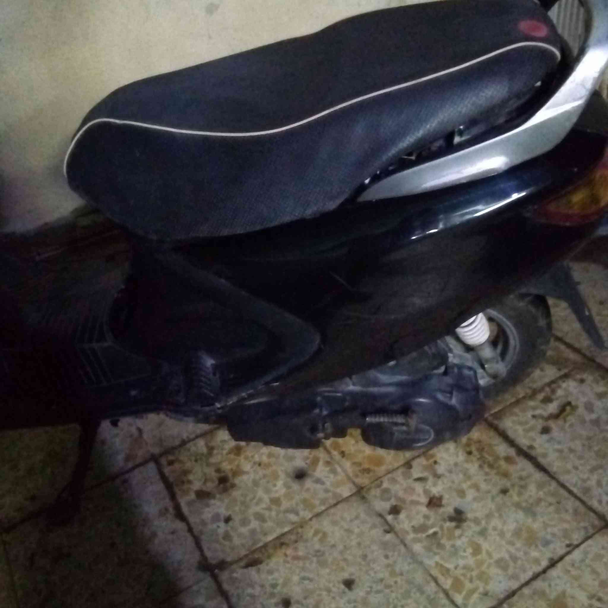فراشه للبيع سعر 350
سلف كهربائيات لايت زنون بكلايت كله شغال 
مكينه ناعمه لاتنقيص لاتبخير نهضه معدل 
دبلات قفل استيرن قفل جنطه شغال
