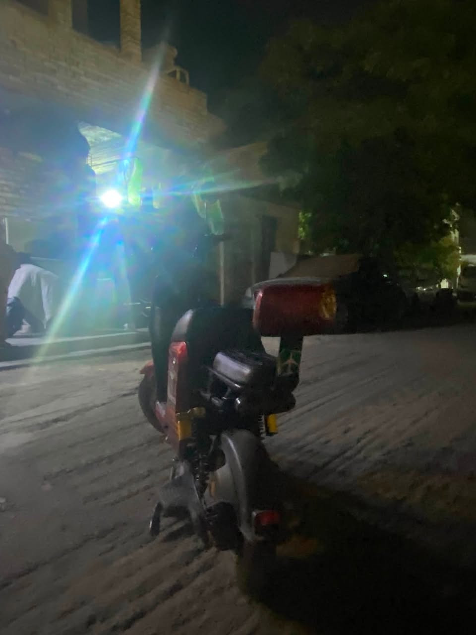 السلام عليكم
دراجه شحن R9 حديثه مابيها اي نقص بطارياتها جدد شاشه كلها شغاله بصمتين كلها شغاله الدراجه ستاند جانبي ستاند وسطي قفل ستيرن قفل جنطه تايراتها نضاف السعر ٦٠٠ وبيها مجال مكاني الاعظميه رقمي ***********
