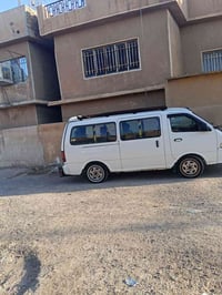 ٢٠٠١ • للبيع • سيارة