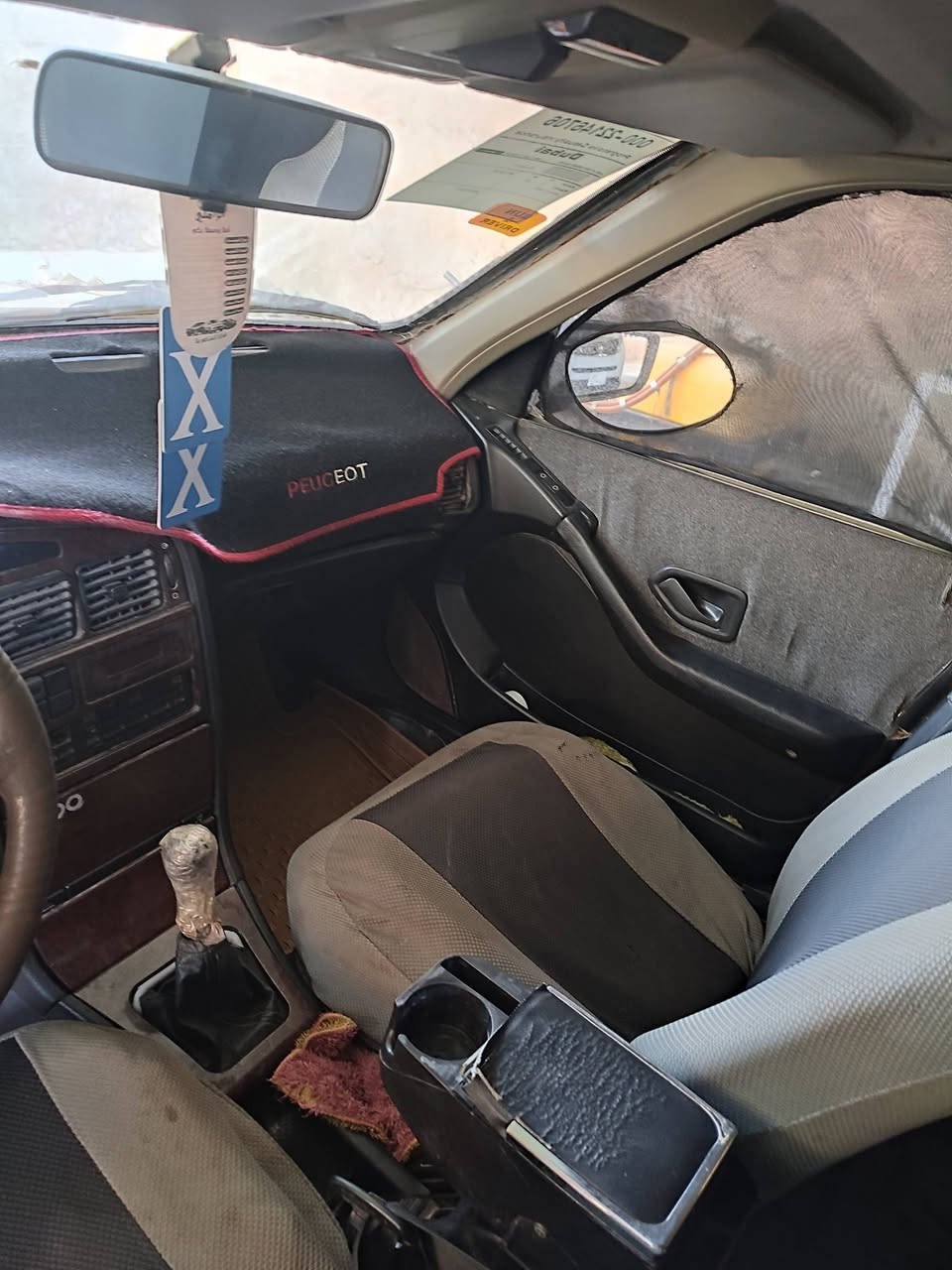 سلام عليكم بيجو بارص موديل 15 سياره نضيفه وحلوه مكفوله ماعده بارد بين باب صدر وجاملغ الكدام وبيها شويه حالوب يعني مابين كلش مكينه تبريد حداديه كير خير من الله سعر 38 وبيها مجال رقم *********** مكان سياره الديوانية قضاء السدير
