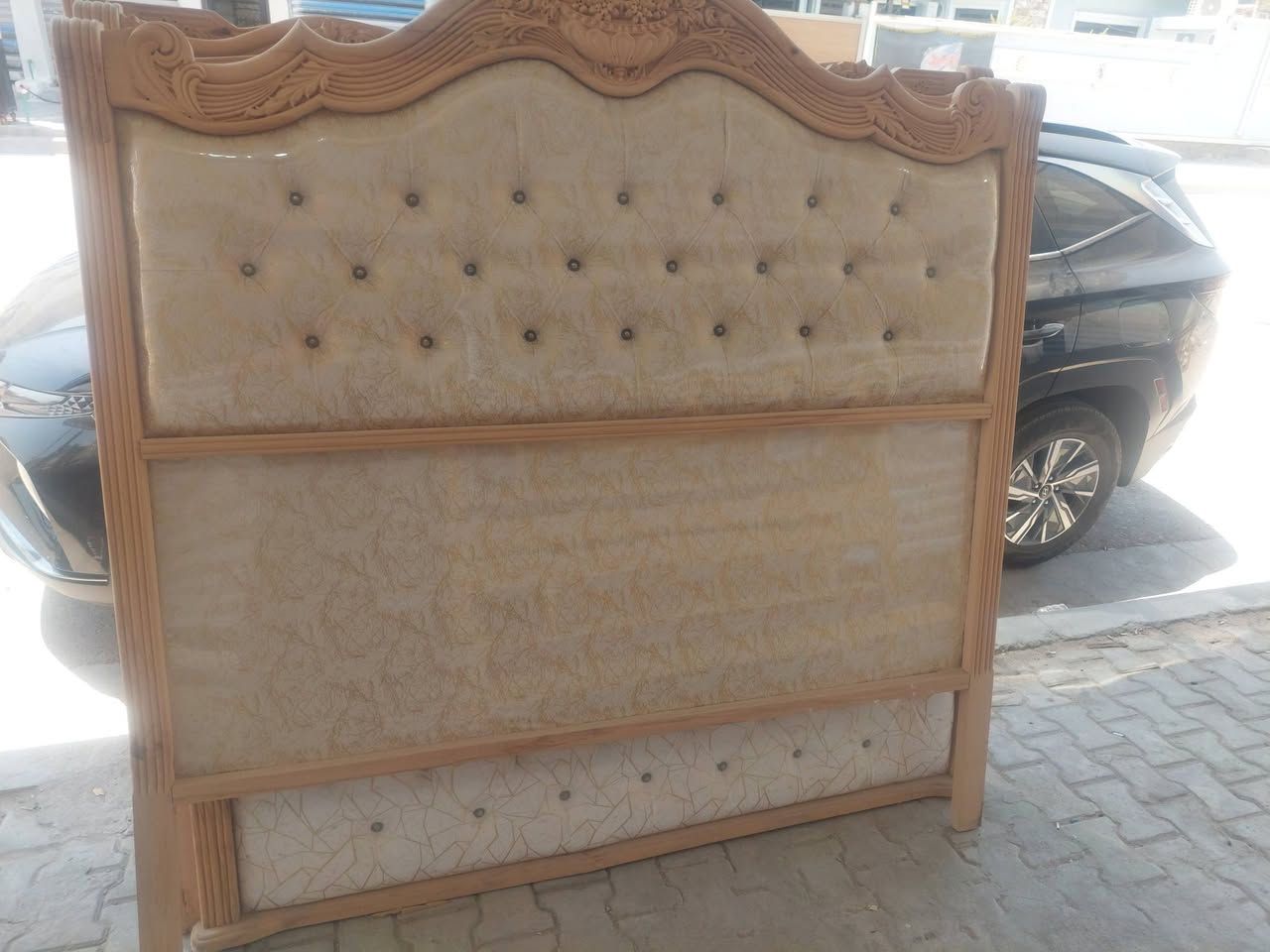 عندي اربع تخومة زان راس عالي وناصي ومراية اربع تخومة المكان جسر ديالى القديم وعندي كناتير ابو ٦ اربعة جديد ***********لبيع
