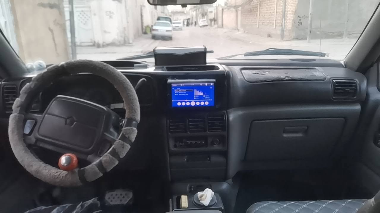 دوج بترا • ١٩٩٥ • محرك ٣٣٠٠
