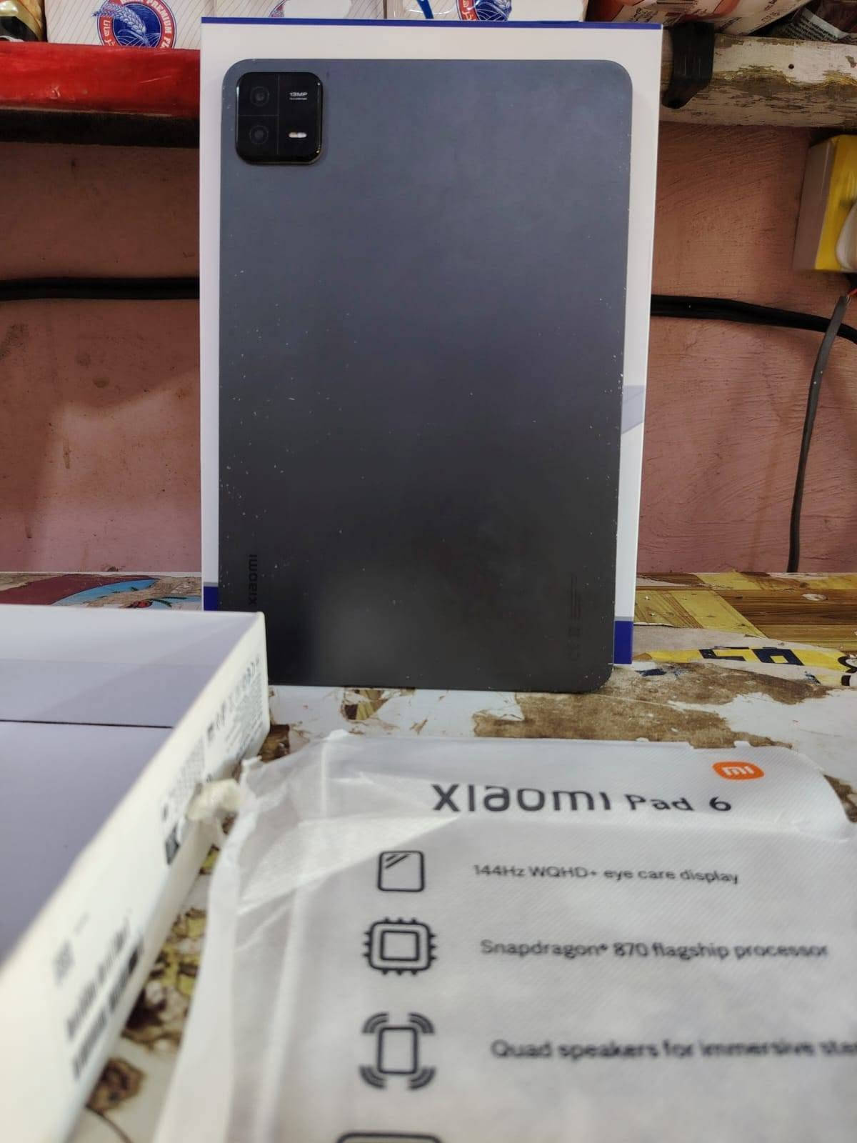 السلام عليكم.. جهاز شاومي باد 6 (Xiaomi Pad 6) مستعمل بحالة الوكالة للبيع 🖥️✨
الجهاز نظيف جداً جداً (أخو الجديد) وما بيه أي شخط أو عيب، 
واستخدامه راقي وخفيف. ممتاز جداً للألعاب الثقيلة (مثل ببجي بفريمات عالية وسلسة)، 
وللدراسة والمشاهدة.💡
 أبرز مواصفات الجهاز الفنية:الذاكرة الداخلية: 256 جيجابايت (UFS 3.1 سريعة جداً).الذاكرة العشوائية (الرام): 8 جيجابايت +4جيجابايت
المعالج: Snapdragon 870 القوي من كوالكوم (أداء طيارة بالألعاب والتصفح بدون حماوة)
.الشاشة: بحجم 11 إنش بدقة عالية 2.8K وبمعدل تحديث 144Hz (سلاسة فائقة باللمس)
.البطارية: ضخمة بحجم 8840 مللي أمبير تدعم الشحن السريع بقدرة 33 واط (تطول وياك يوم كامل استخدام مكثف).
الصوت: 4 سماعات ستيريو مجسمة بدعم Dolby Atmos.📦
 الملحقات المتوفرة مع الجهاز:
الكارتونة الأصلية كاملة.الشاحن الأصلي السريع مع الواير ماله.
هدية: الكفر الأصلي ماله لحماية الجهاز بالكامل.
📍 المكان: الناصرية - قضاء الفهود.💵
  

السعر راسلني عل الرقم فقط واتساب *********** اوتدلل يابه 👍🏻🩵
