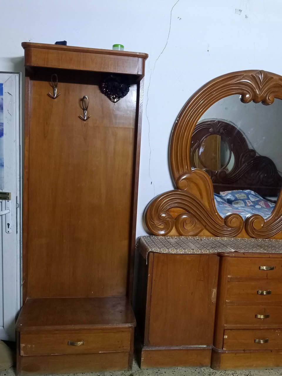 غرفه صاج حسب للبيع ٢٥٠ الف بس الكنتور يسوا ٣٠٠ الف تواصل***********
