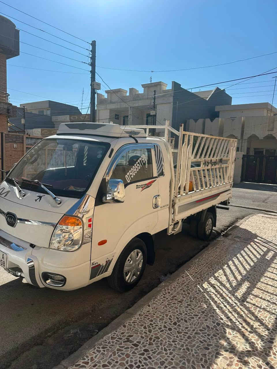 Kia bongo 2010 
کیای بار مۆدێل ٢٠١٠ 
مەکینە رەش 
تەنها یەک بست لای سەکن سبوخە
باقی هەموو بەشەرت 
*********** أربيل, العراق
