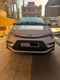 كورلا هايبرد بلاك ادشن ماشية 35 الف باسمي الشراي يتصل 07754666441