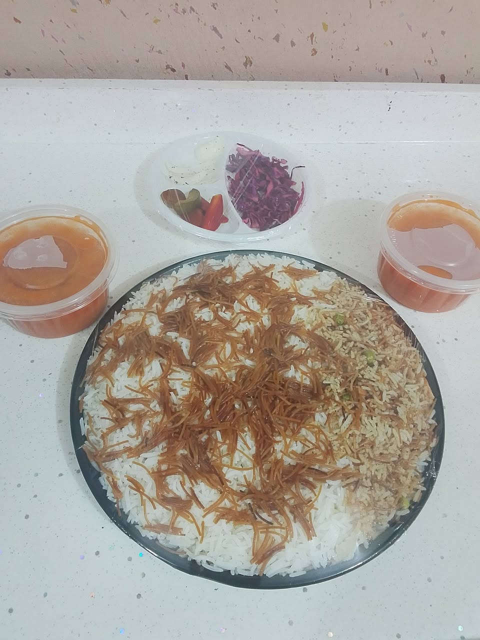 مطعم الشيف أبو احمد الاكلات الشرقيه اطيب واشهه الماكولات العنوان بعقوبه التحرير يوجد خدمات توصيل مجاني هاتف ***********
